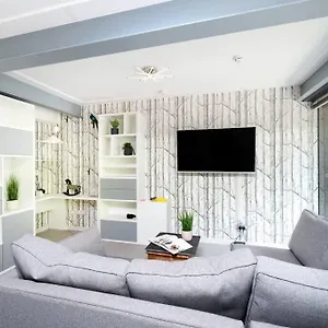 Apartment Chic Living In Stratford A Cozy 2br Flat, London