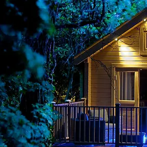https://alum-chine-log-cabin-bournemouth-bh4-8hx.bournemouth-hotels.org